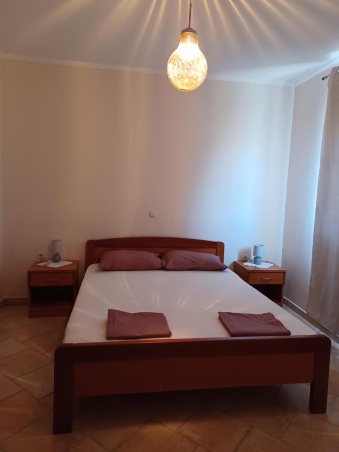 Apartments Ivic Rab Town Exterior photo