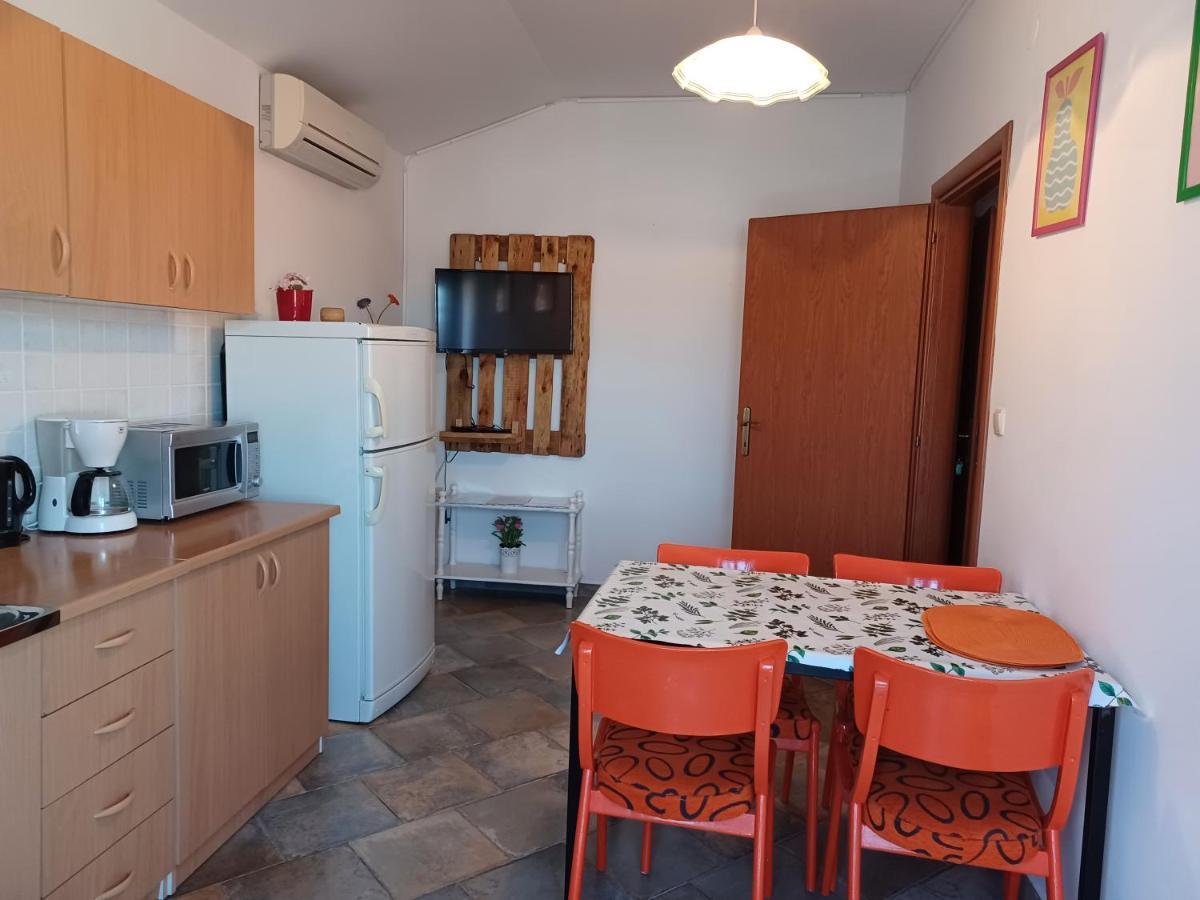 Apartments Ivic Rab Town Exterior photo