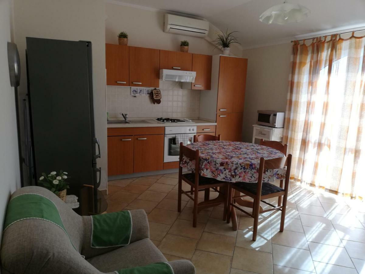 Apartments Ivic Rab Town Exterior photo
